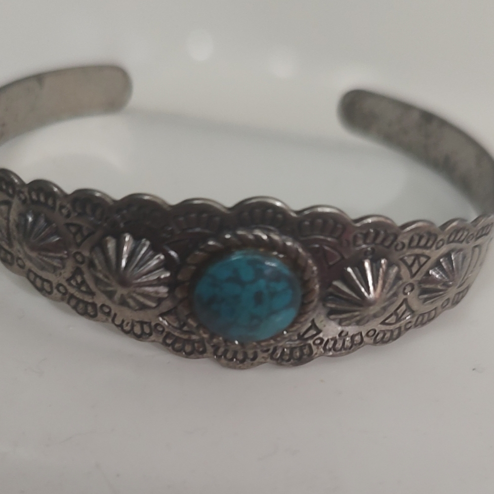 SilverTone Vintage Cuff Bracelet,Boho Jeweley,Turquoise Centered Stone,Detailing